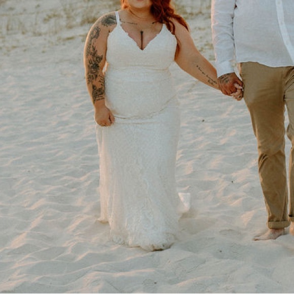 Madi lane wedding dress - Picture 3 of 11